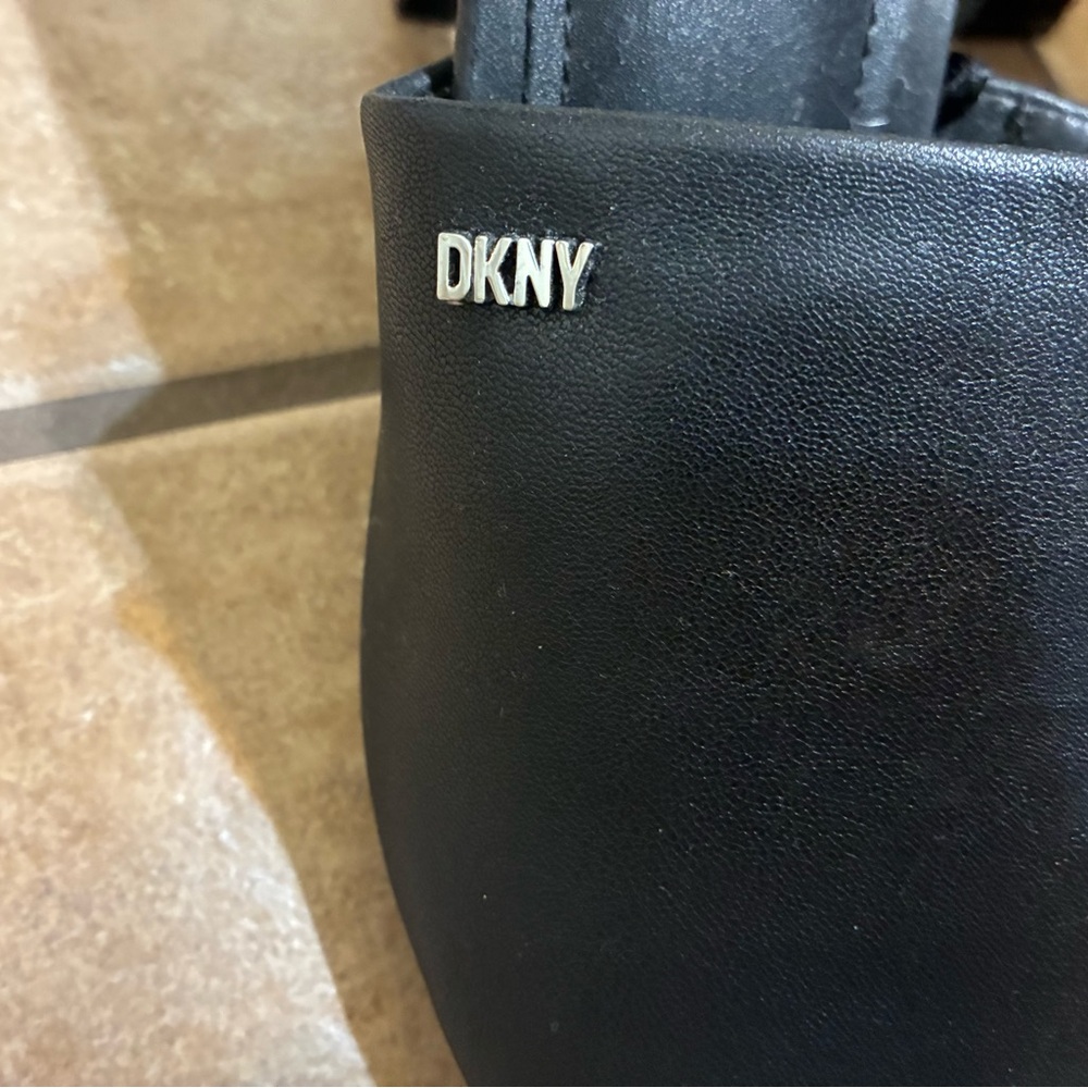 DKNY Kellyn Mule Sandal BLACK Patent Leather Women's Size 9